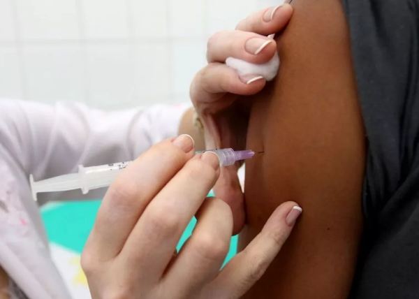 Campanha de vacinação contra gripe termina nesta sexta; só 58% do público-alvo se vacinou